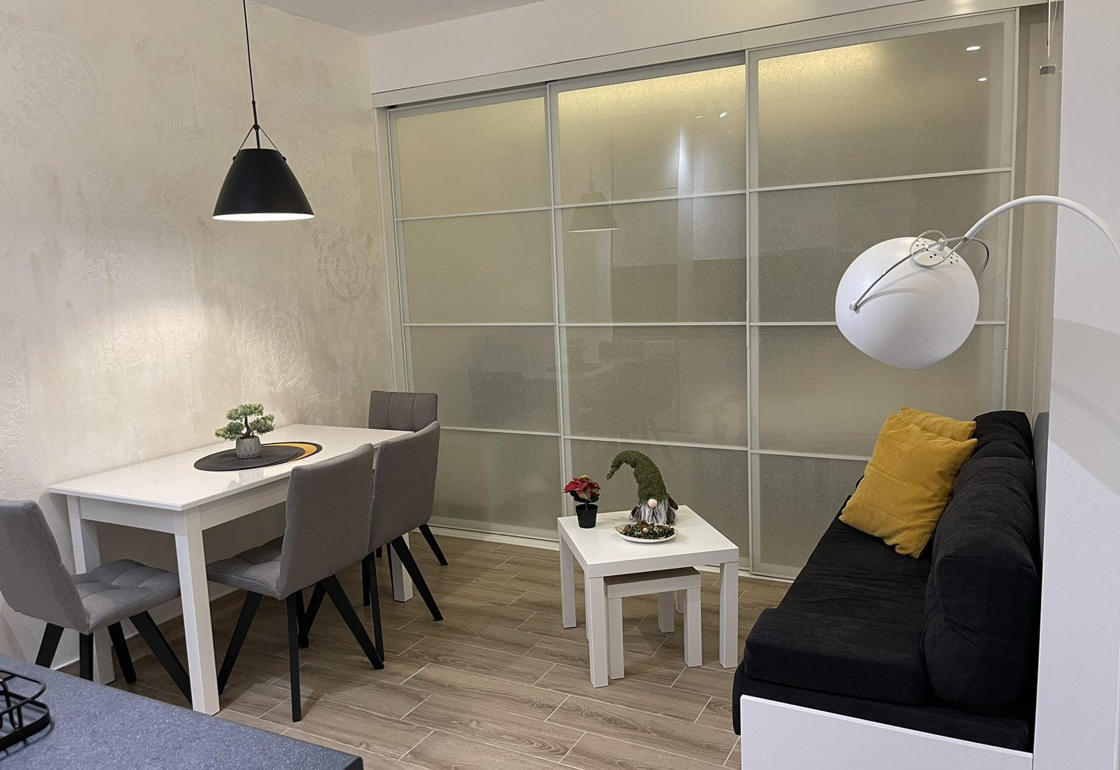Dnevni deo apartmana Tontić Lux 54
